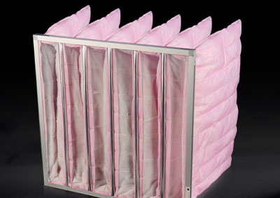 空调过滤器F7袋式外框为优质镀锌钢板或铝型材,滤料采用极细致的玻璃纤维或合成纤维制成。